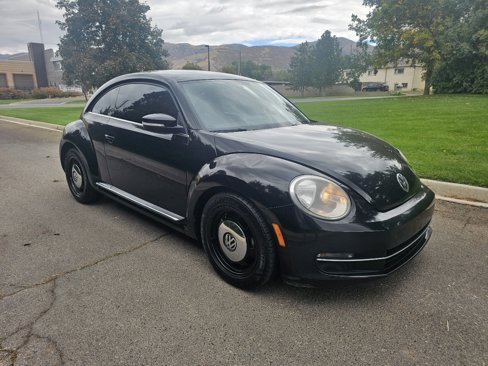 Used 2013 Volkswagen Beetle TDI image 9