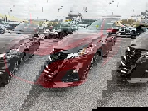 Used 2021 Nissan Altima 2.5 SV image 1