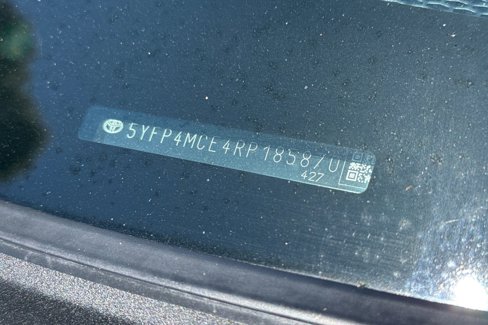 Used 2024 Toyota Corolla SE image 30