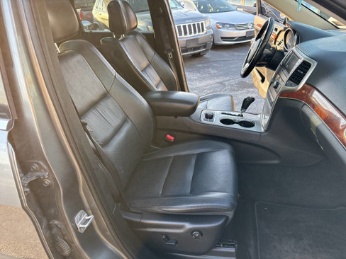Used 2012 Jeep Grand Cherokee Limited image 25