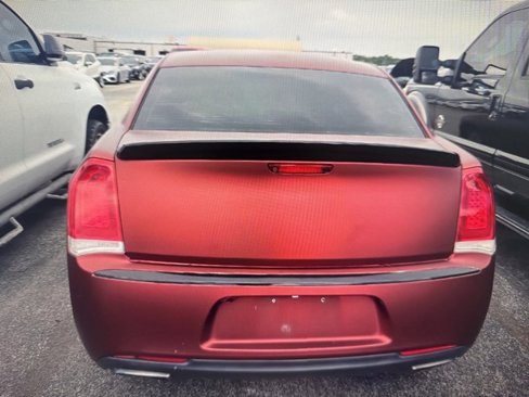 Used 2016 Chrysler 300 Limited image 5