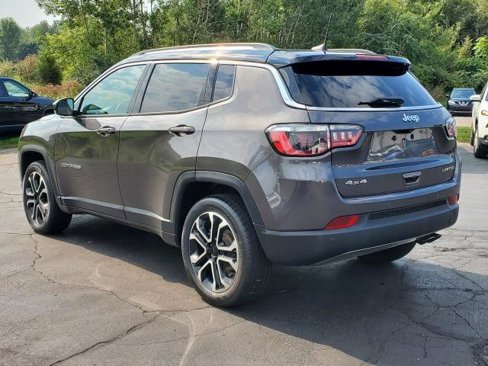 Used 2022 Jeep Compass Limited image 5