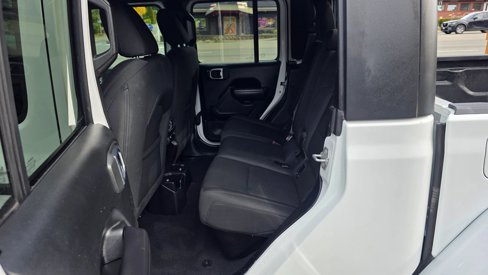 Used 2020 Jeep Gladiator Sport w/ Quick Order Package 24S image 11