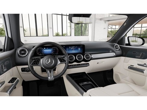Used 2025 Mercedes-Benz GLB 250 4MATIC image 3