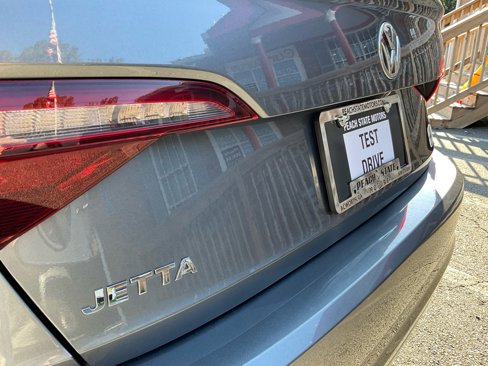 Used 2019 Volkswagen Jetta S w/ Driver Assistance Package image 9