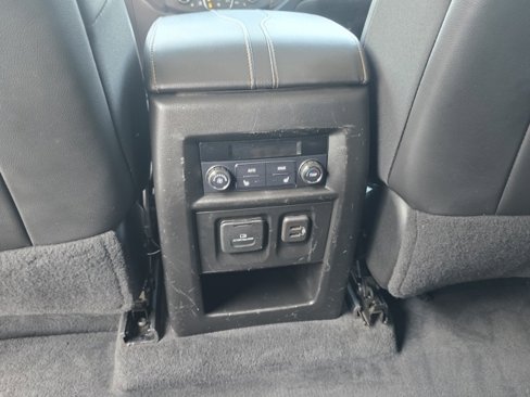 Used 2021 Chevrolet Traverse Premier image 17