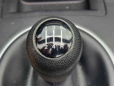 Used 2006 MAZDA MX-5 Miata image 21