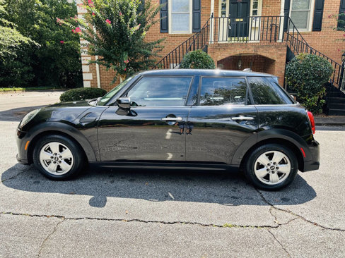 Used 2022 MINI Cooper 4-Door Hardtop w/ Storage Package image 4