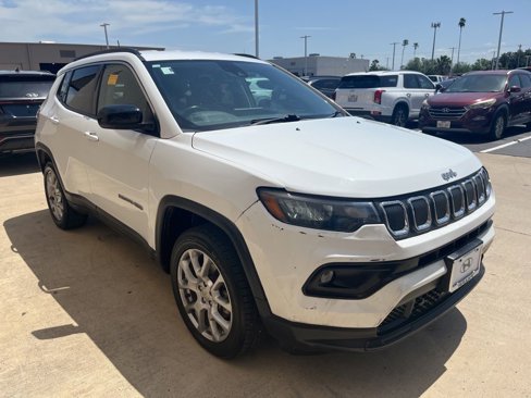 Used 2022 Jeep Compass Latitude image 4
