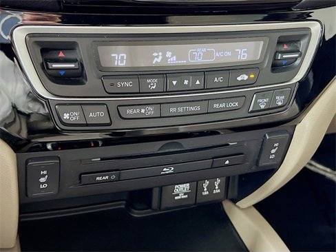 Used 2016 Honda Pilot Touring image 15