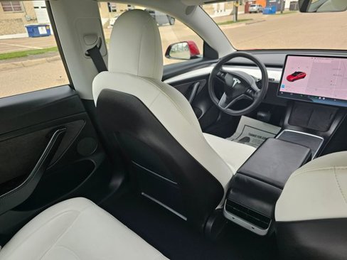 Used 2021 Tesla Model 3 Standard Range Plus image 10