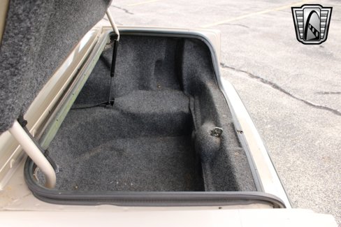 Used 1989 Chrysler New Yorker image 13