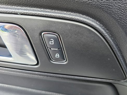 Used 2016 Ford Mustang Premium image 16