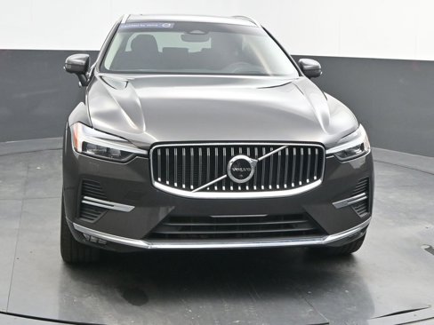 Certified 2023 Volvo XC60 B5 Ultimate w/ Protection Package Premier image 2