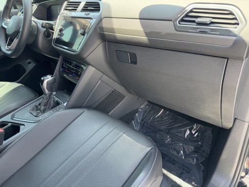 Certified 2022 Volkswagen Tiguan SE image 12