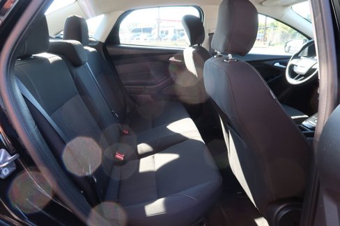 Used 2017 Ford Focus SE image 8