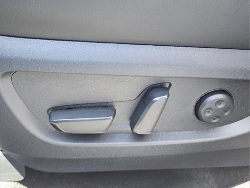 Certified 2024 INFINITI QX50 Luxe w/ Accent Package image 18