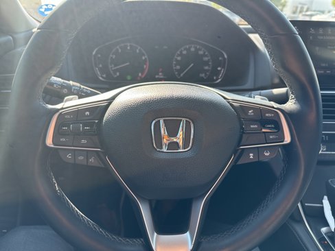 Used 2018 Honda Accord Touring image 5