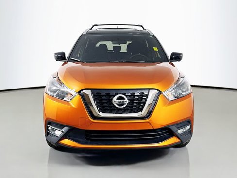 Used 2018 Nissan Kicks SR image 2