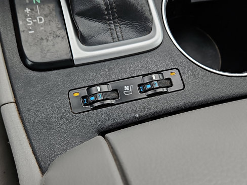 Used 2015 Toyota Highlander Limited Platinum image 16
