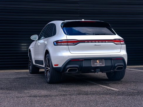 Used 2025 Porsche Macan image 17