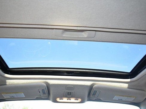 Used 2015 Nissan Juke SL image 17