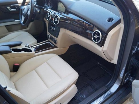 Used 2015 Mercedes-Benz GLK 350 4MATIC image 11