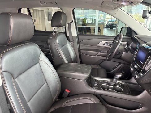 Used 2021 Chevrolet Traverse RS image 43