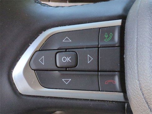 Used 2022 Jeep Compass Latitude image 15