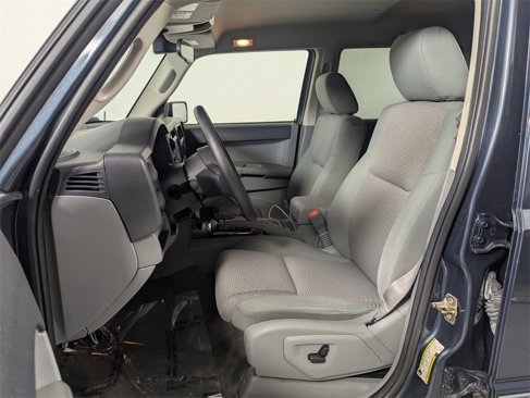 Used 2007 Jeep Commander Sport image 12