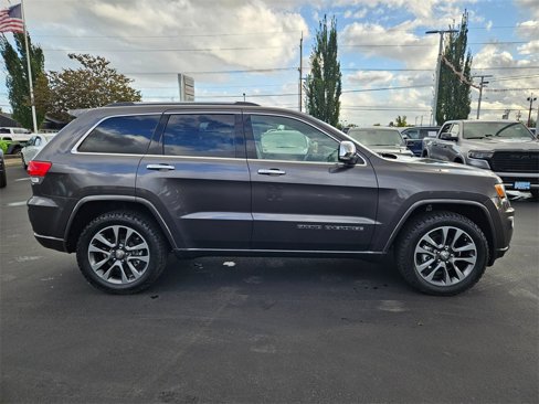 Used 2017 Jeep Grand Cherokee Overland image 7