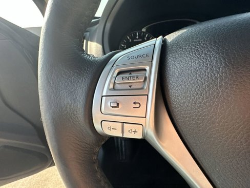 Used 2017 Nissan Altima 2.5 SL w/ Moonroof Package image 36