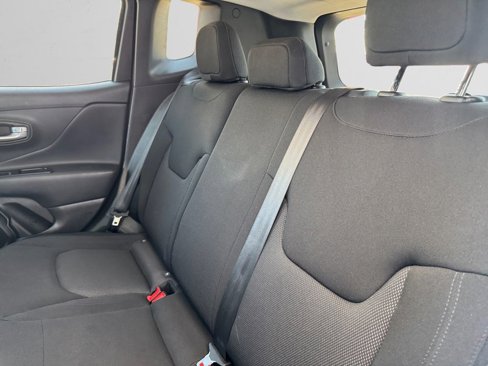 Used 2023 Jeep Renegade Latitude image 14