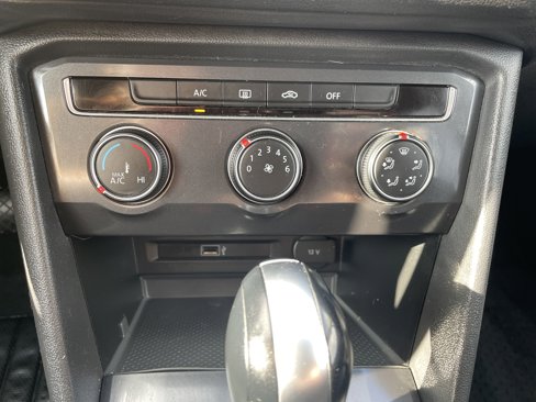 Used 2019 Volkswagen Tiguan S image 28