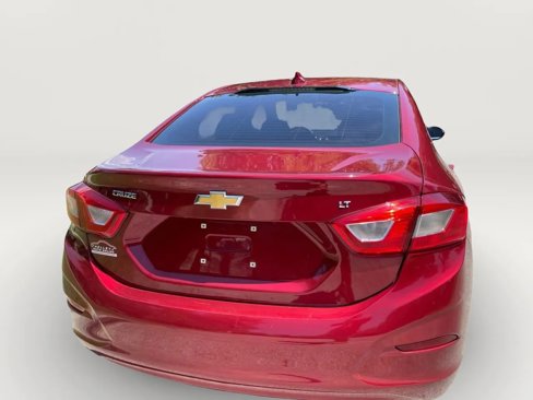 Used 2018 Chevrolet Cruze LT w/ Convenience Package image 3