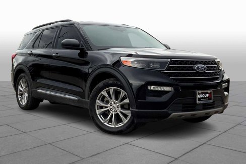 Certified 2020 Ford Explorer XLT w/ Equipment Group 202A image 2