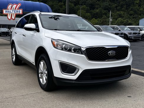 Used 2017 Kia Sorento LX w/ LX Convenience Package image 1