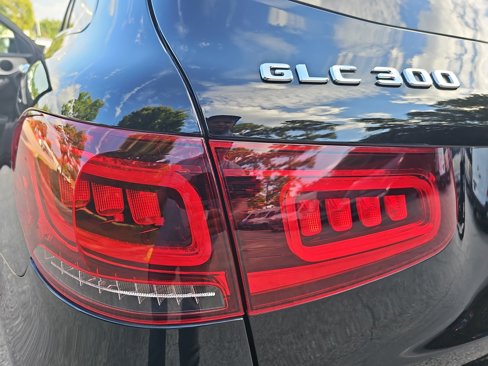 Certified 2022 Mercedes-Benz GLC 300 image 36