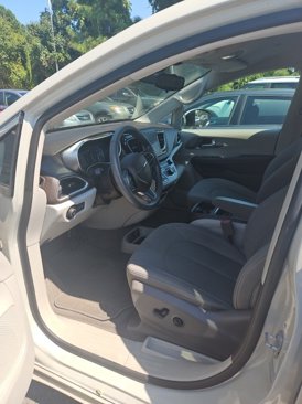Used 2017 Chrysler Pacifica Touring Plus w/ Tire & Wheel Group image 3