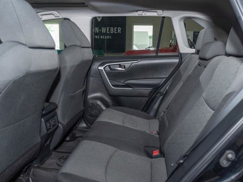 Used 2022 Toyota RAV4 XLE image 17