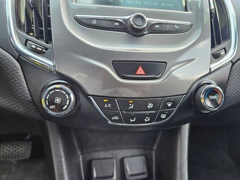 Used 2018 Chevrolet Cruze LT w/ RS Package image 24