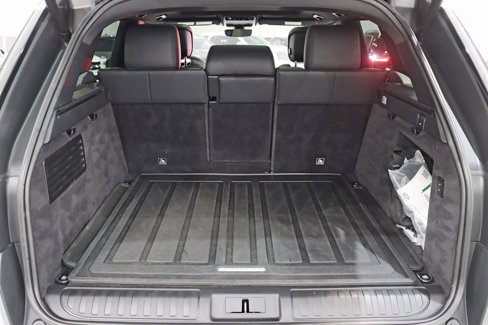 Used 2020 Land Rover Range Rover Sport HST image 38