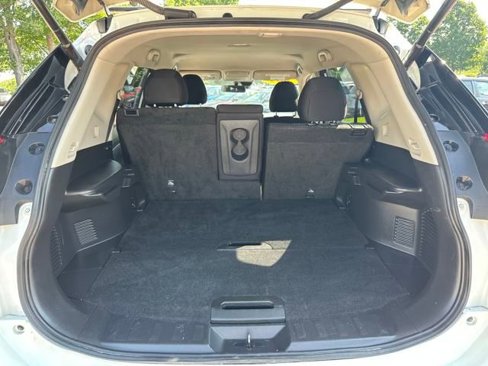 Used 2019 Nissan Rogue SV image 20