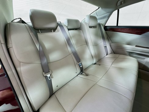 Used 2011 Toyota Avalon Limited image 25