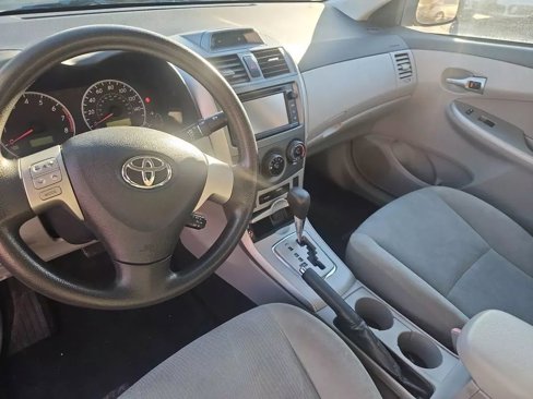 Used 2013 Toyota Corolla LE Special Edition image 34