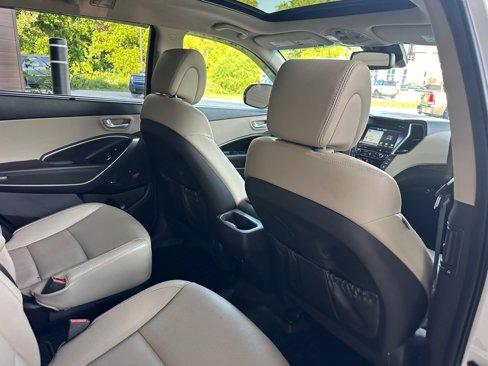Used 2017 Hyundai Santa Fe Limited image 17