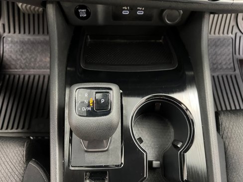 Used 2024 Nissan Rogue SV image 39