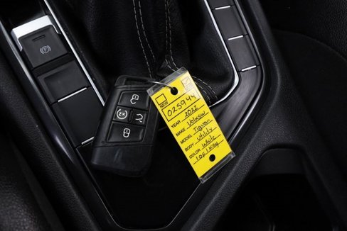 Used 2022 Volkswagen Tiguan SE image 10