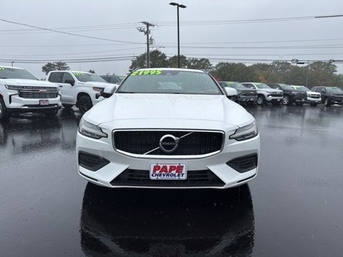 Used 2020 Volvo V60 T5 Momentum image 10
