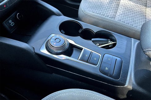 Used 2020 Ford Escape SE image 17
